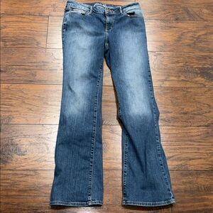 Eddie Bauer Slightly Curvy boot cut size 8  Blue Jeans EUC!
